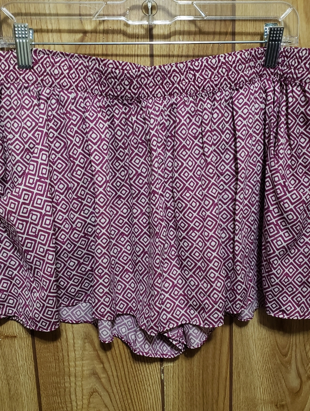 Silky Micro Shorts Very Swingy Style Geomatric Pattern Purple/ White Med
